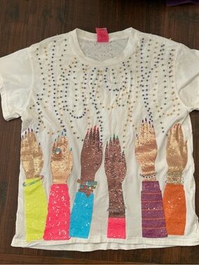 QUEEN OF SPARKLES White Short Sleeve Tee with Multicolor Sequin Hands